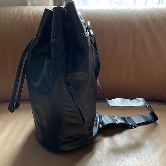 Pars Unum black leather Carbon bucket tote sling bag backpack luxe made in Italy - Picture 6 of 16